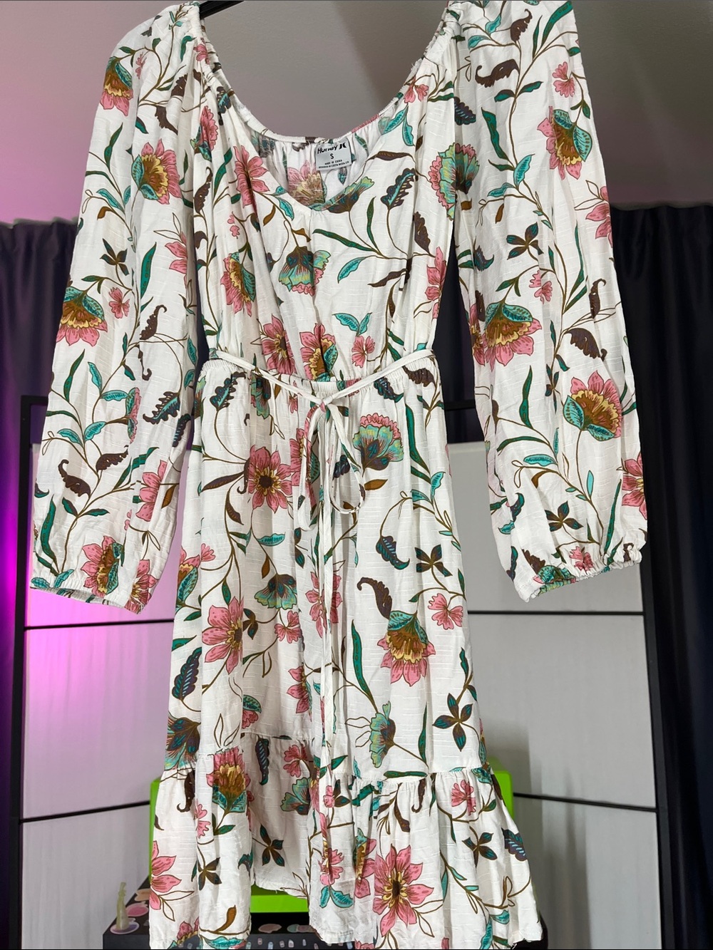 Hurley White Floral Tie-Waist Dress with Puff Sleeves - Picture 2 of 15